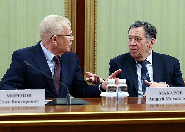 Председатель Комитета по контролю Олег Морозов и Председатель Комитета по бюджету и налогам Андрей Макаров