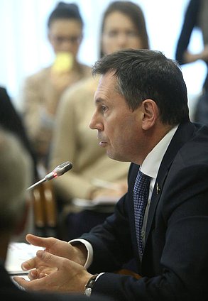 Круглый стол Комитета Государственной Думы по экономической политике, инновационному развитию и предпринимательству:обсуждение законопроекта о коллекторской деятельности. 

