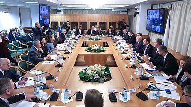 Расширенное заседание Комитета по развитию Дальнего Востока и Арктики на тему "О проекте Федерального закона "О единой территории опережающего развития Дальнего Востока и Арктической зоны Российской Федерации"
