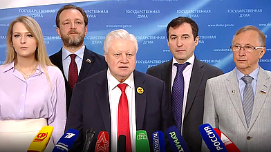 Пресс-подход представителей фракции «Справедливая Россия — За Правду»