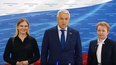 Совместный пресс-подход Первого заместителя Председателя Комитета по охране здоровья Леонида Огуля, члена  Комитета по охране здоровья Юлии Дрожжиной и начальника Управления службы крови и экстремальный медицины ФМБА Ольги Эйхлер