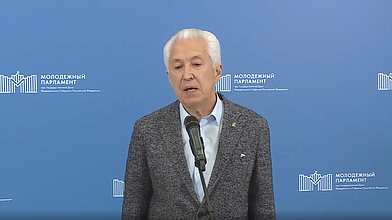 Пресс-подход руководителя фракции «Единая Россия» Владимира Васильева