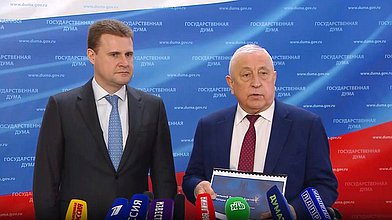 Пресс-подход Председателя Комитета по развитию Дальнего Востока и Арктики Николая Харитонова и Министра по развитию Дальнего Востока и Арктики Алексея Чекункова