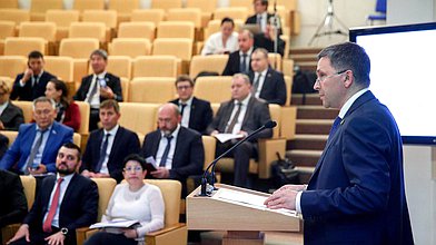Парламентские слушания Комитета по экологии, природным ресурсам и охране окружающей среды на тему «О ходе реализации реформы в области обращения с отходами производства и потребления: от достижения целевых показателей до создания экономики замкнутого цикла»