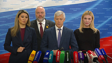 Пресс-подход представителей фракции "Справедливая Россия"