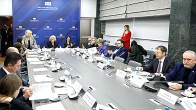 Заседание Комитета по защите семьи, вопросам отцовства, материнства и детства