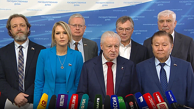 Пресс-подход представителей фракции "Справедливая Россия"