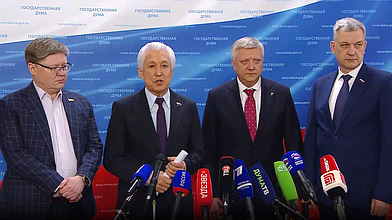 Пресс-подход депутатов фракции "Единая Россия"