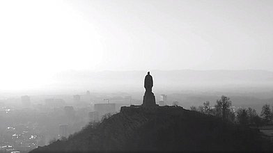 По предложению Ирины Яровой артисты со всего мира и депутаты ГД выступили за сохранение памятника советскому солдату-освободителю «Алеша» в городе Пловдив (Болгария)