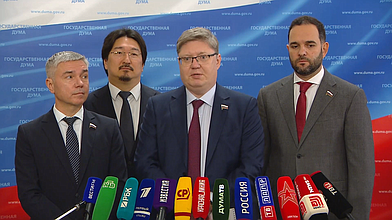 Пресс-подход представителей фракции "Единая Россия"