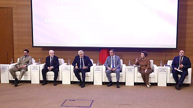 Круглый стол Комитета по охране здоровья на тему «Актуальные вопросы развития и поддержки донорства крови и ее компонентов в Российской Федерации»