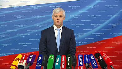 Пресс-подход представителя фракции "Справедливая Россия"