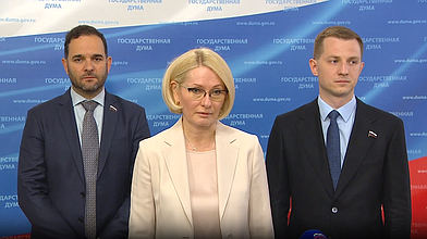 Пресс-подход представителей фракции "Единая Россия"