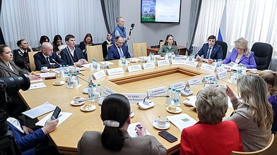 Расширенное заседание Комитета по защите семьи, вопросам отцовства, материнства и детства