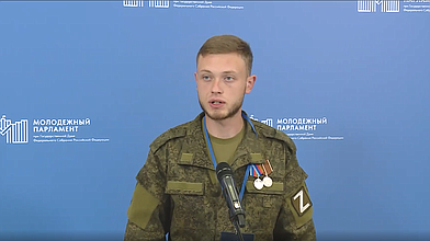 Пресс-подход депутата Молодежного парламента при ГД, Председателя Совета регионального отделения общероссийской общественной организации политического просвещения и инициатив «Молодежь Справедливой России» в ЛНР Александра Касаурова
