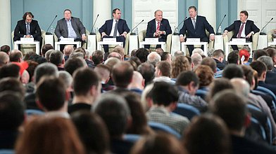 Парламентские слушания «О мерах по совершенствованию оборота, рационального использования и охраны земель сельскохозяйственного назначения»