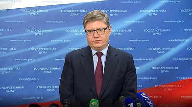 Пресс-подход заместителя руководителя фракции «Единая Россия» Андрея Исаева