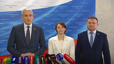 Пресс-подход представителей фракции "Единая Россия"