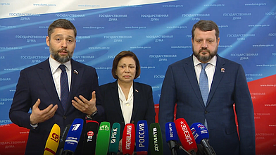 Пресс-подход представителей фракции "Единая Россия"