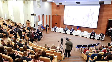 Парламентские слушания Комитета по защите семьи, вопросам отцовства, материнства и детства на тему "Демографические вызовы и искусственный интеллект"