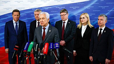 Пресс-подход представителей фракции "Единая Россия" по итогам встречи с Председателем Правительства РФ Михаилом Мишустиным в преддверии отчета Правительства РФ за 2025 год