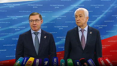 Пресс-подход представителей фракции "Единая Россия"